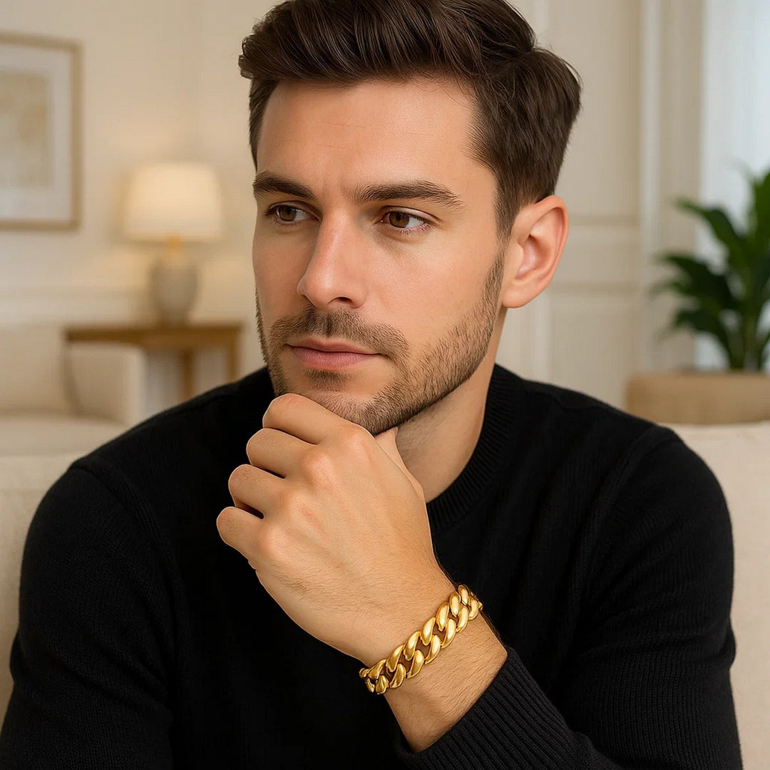 14k Yellow Gold 8 1/2 inch Wide Polished Curb Chain Bracelet (13.50 mm)