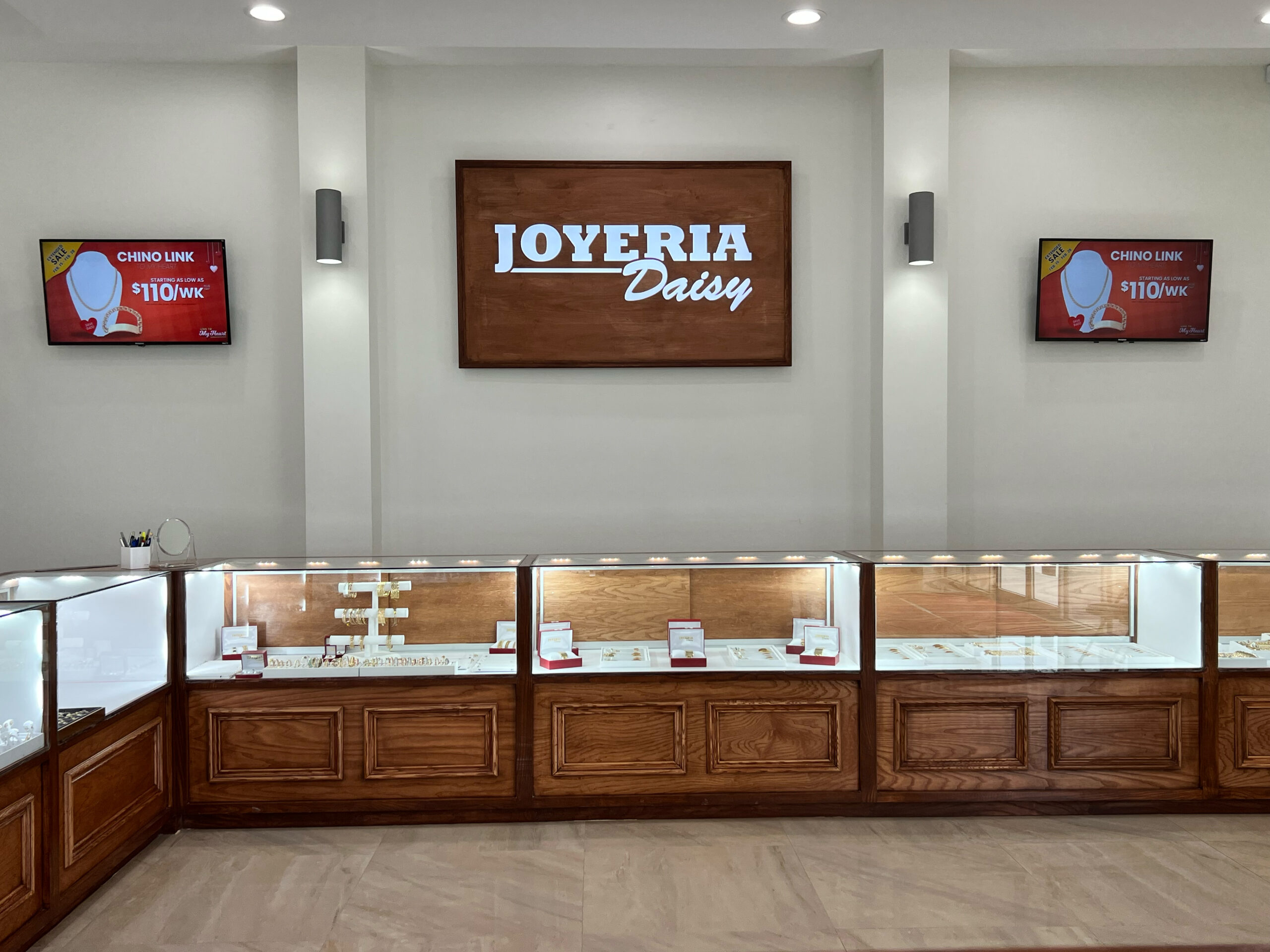 Interior for Joyeria Daisy, Family owned and operated jewelry store that specializes in gold jewelry.
